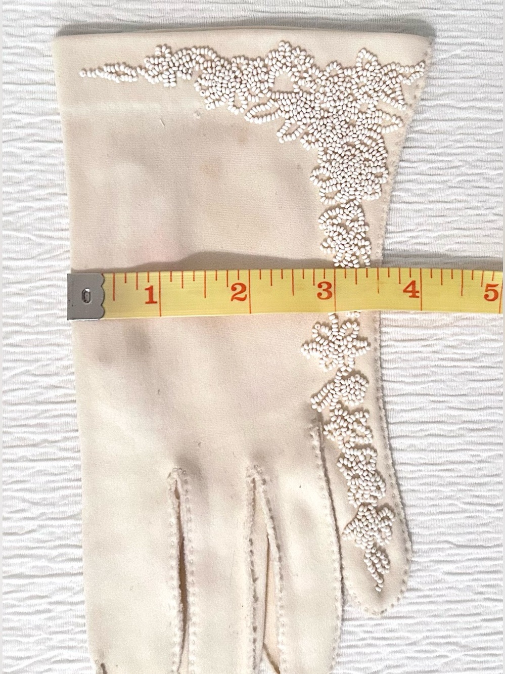 Women’s Elegant Vintage Off White Beaded Wedding Gloves - Picture 9 of 10